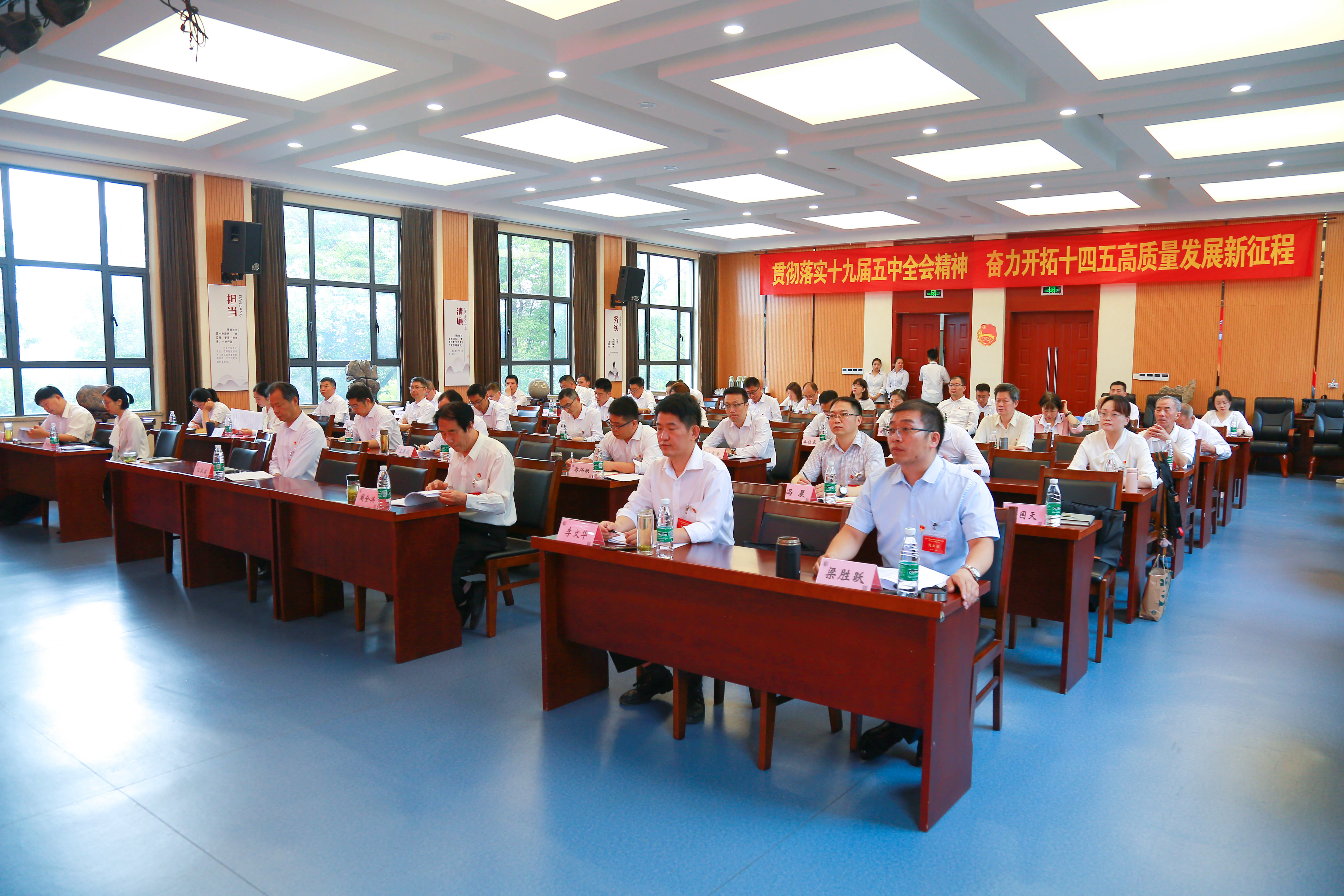 合影-3.JPG